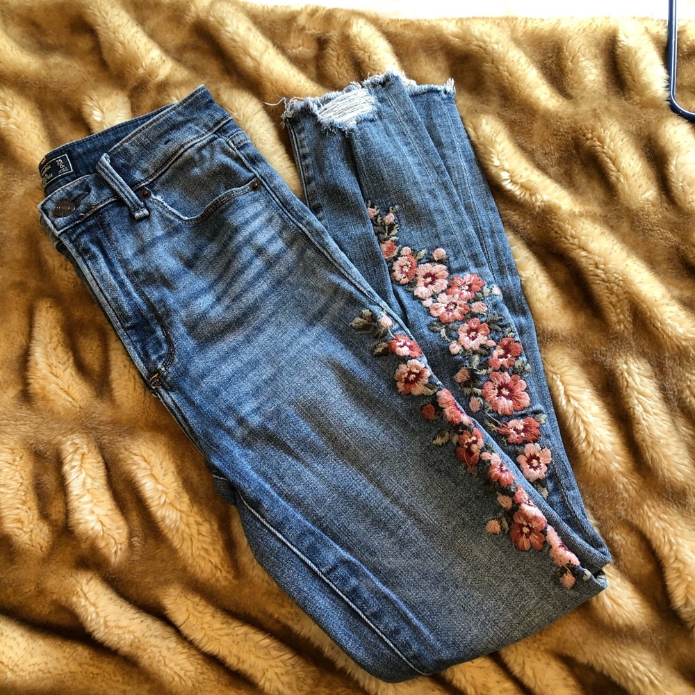 Abercrombie & Fitch High Wasted Jeans Size 24 - Picture 2 of 2